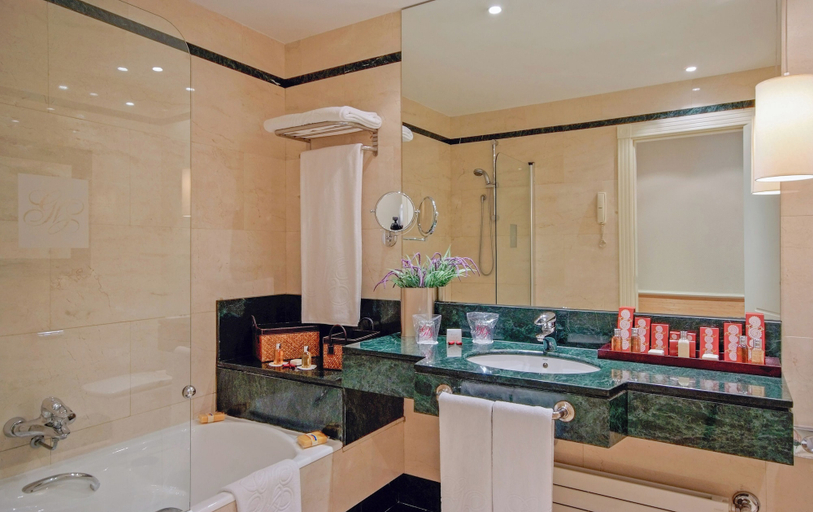 Bathroom 4, Melia Recoletos, Valladolid