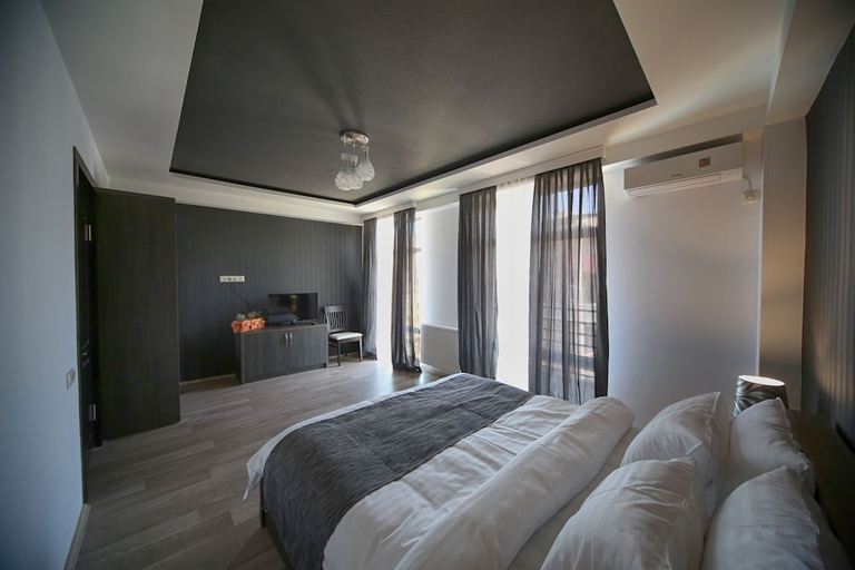 Bedroom 2, Continental Hotel, Tskaltubo