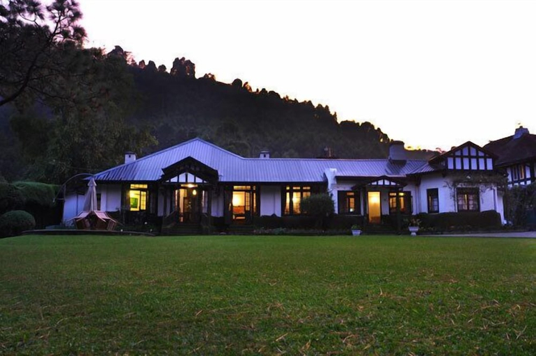 Exterior & Views