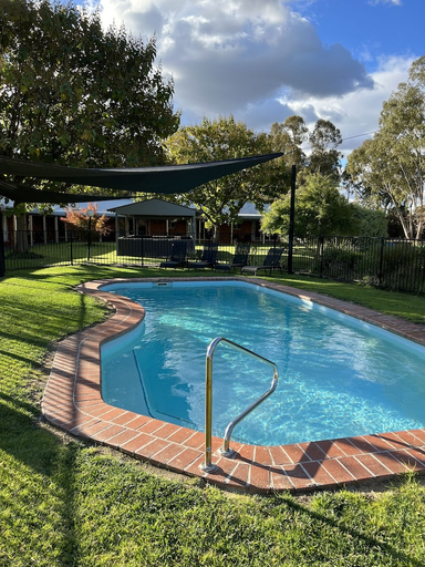 Sport & Beauty, Greenways Holiday Units, Berrigan