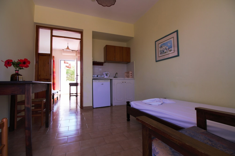 Bedroom 2, Ampavris Family Apartments, South Aegean