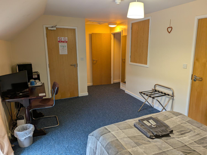 Bedroom 2, Kings Arms Guest House Ebbw Vale, Blaenau Gwent