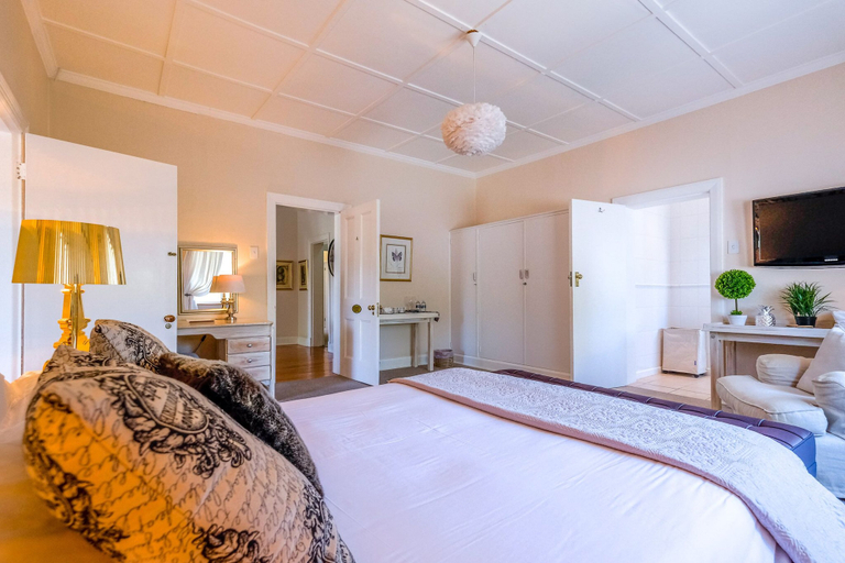 Bedroom 3, No. 10 Caledon Street Guest House, Eden