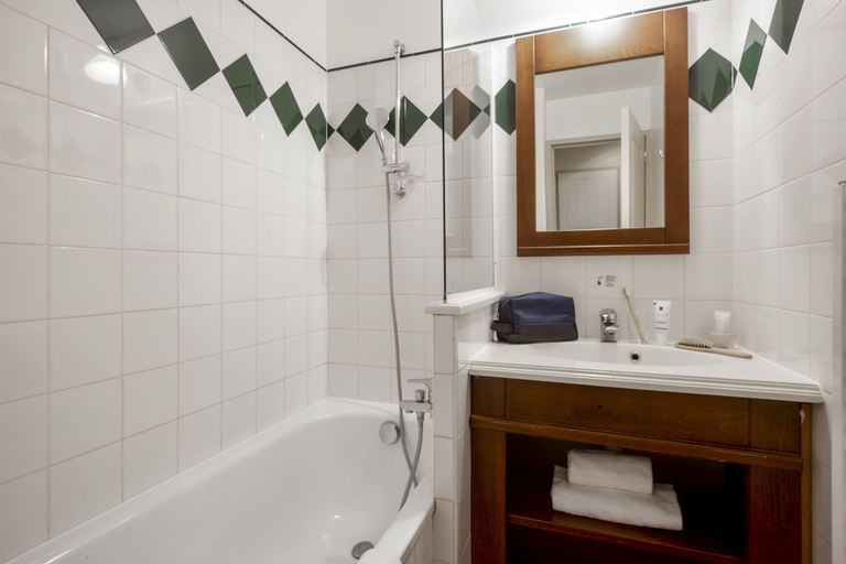 Bathroom 5, Residence Pierre & Vacances La villa Maldagora, Pyrénées-Atlantiques