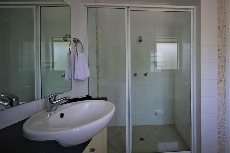 Bathroom 4, Pacific Palms Motor Inn, Maroochy - Coastal North