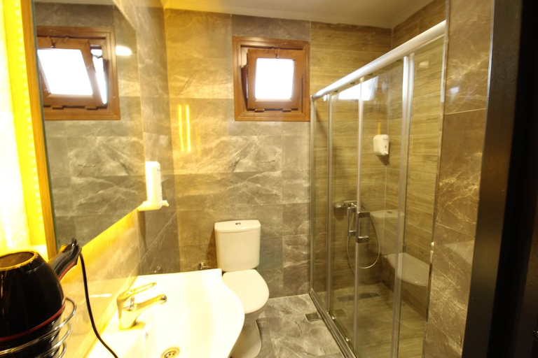 Bathroom 3, Sahrakent Suite, Maltepe