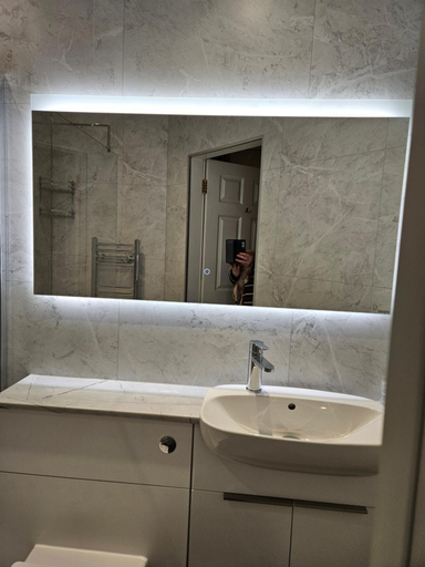 Bathroom 2, Langhouse Castle Bed and Breakfast, Inverclyde