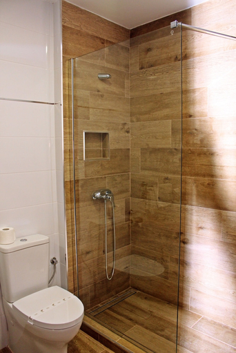 Bathroom 3, Pension Playa De Sardineiro, A Coruña