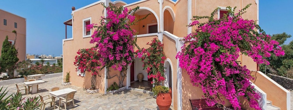 Others 5, Pension The Flower, South Aegean