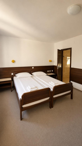 Bedroom 2, Hotel Lucija, Tolmin