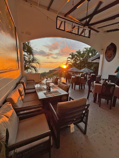 Food & Drinks 4, Villa Roca, Aguirre
