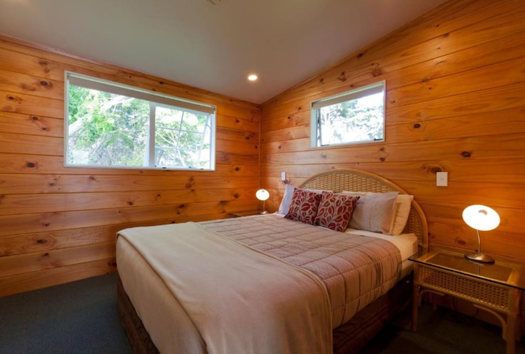 Bedroom, Pauanui Pines Motor Lodge, Thames-Coromandel