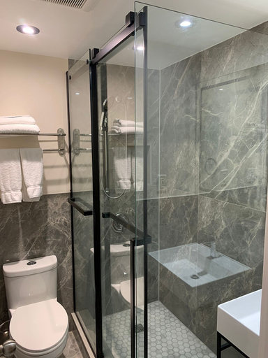 Bathroom, Dragon Gate Inn, Toronto