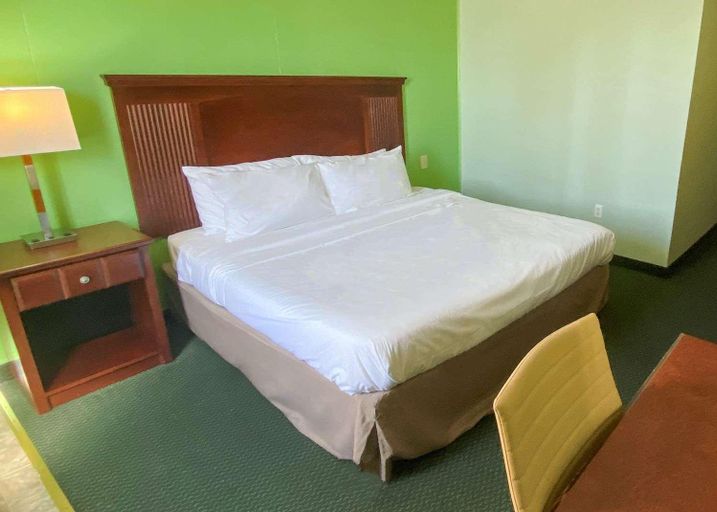 Bedroom 5, Knights Inn Lake City, Columbia