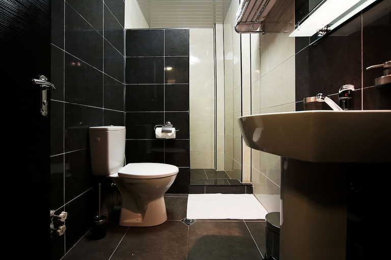 Bathroom 3, Continental Hotel, Tskaltubo