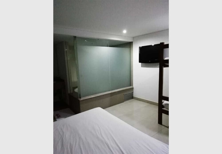 Others 2, Hotel Romanza, Medellín