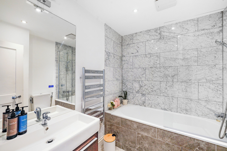 Bathroom, Hans Road Flat, London
