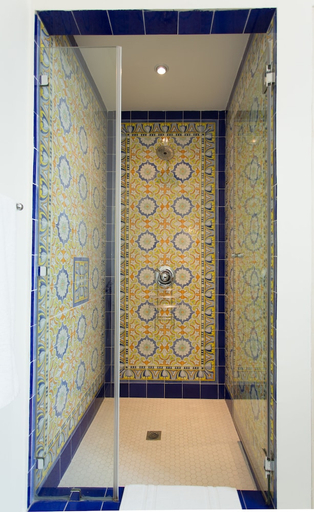 Bathroom 3, Las Clementinas, Panamá