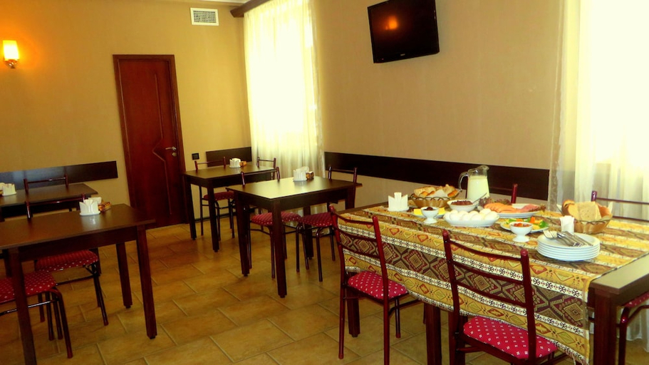 Food & Drinks 5, Park Avenue Hotel, Yerevan