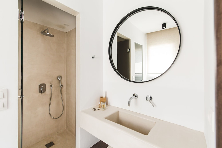 Bathroom 3, My Aktis, South Aegean