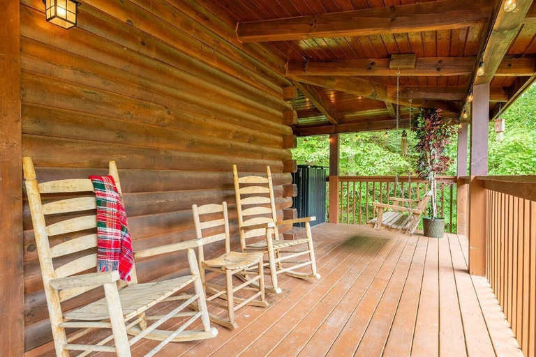 Terrace/patio 4, Moonshine Hollow, Sevier