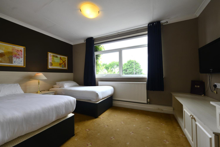 Bedroom 2, Birch Hotel, Rochdale