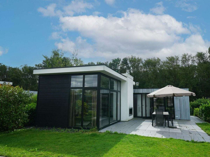 Exterior 5, Holiday Home in Halfweg With Terrace, Haarlemmerliede c.a.