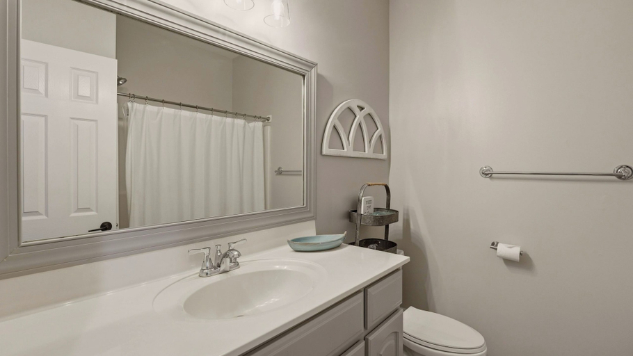 Bathroom 3, Lakefront Estate Pool + Hot Tub + Dock + Sauna Oasis at Ballycastle, Mecklenburg