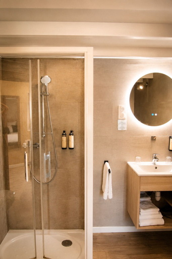 Bathroom 4, Hôtel Les 13 Assiettes, Manche