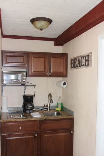 Others 5, Schooner Hotel, Pinellas
