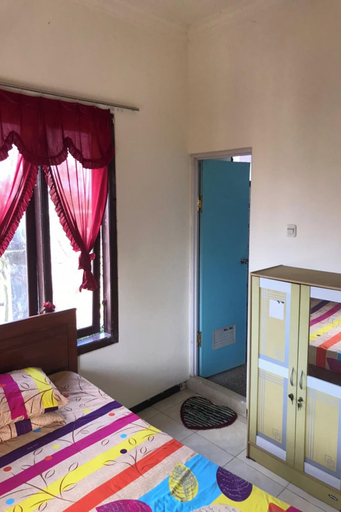 Room 2, OYO 95309 Ijen Homestay, Banyuwangi