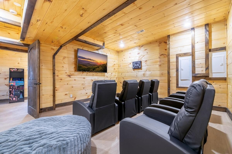 Interior 5, Trinity, Sevier
