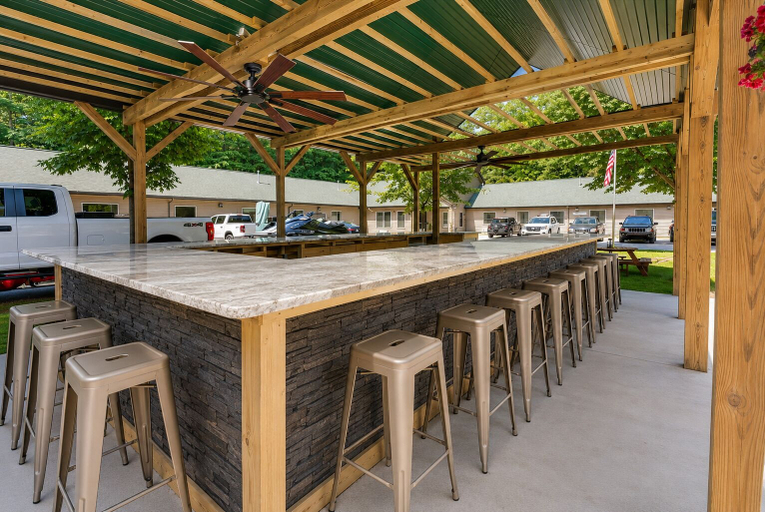 Bar (on property) 2, The Sandbar Lodge at Torch Lake, Antrim