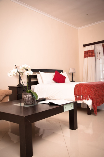 Bedroom 2, The Country Guesthouse, Cape Winelands