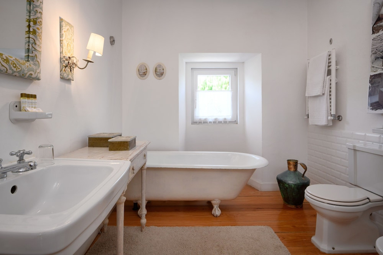 Bathroom 4, Casa Do Governador, Évora