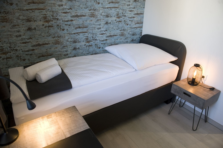 Bedroom 2, Hotel Central Wesseling, Rhein-Erft-Kreis