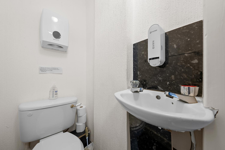 Bathroom 2, mySTAYINN Telford Guest House, Highland