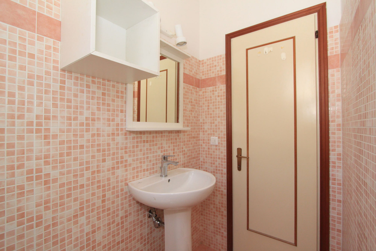 Bathroom, Alfa Apartments, Ferrara