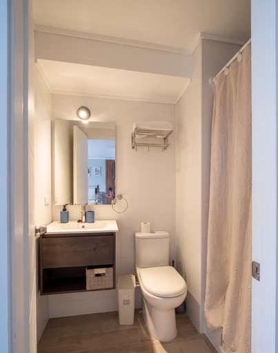 Bathroom 2, Studio Movistar Arena - Metro Rondizzoni, Cordillera
