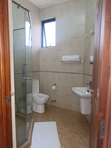 Bathroom 4, extended stays kenya, Kibra