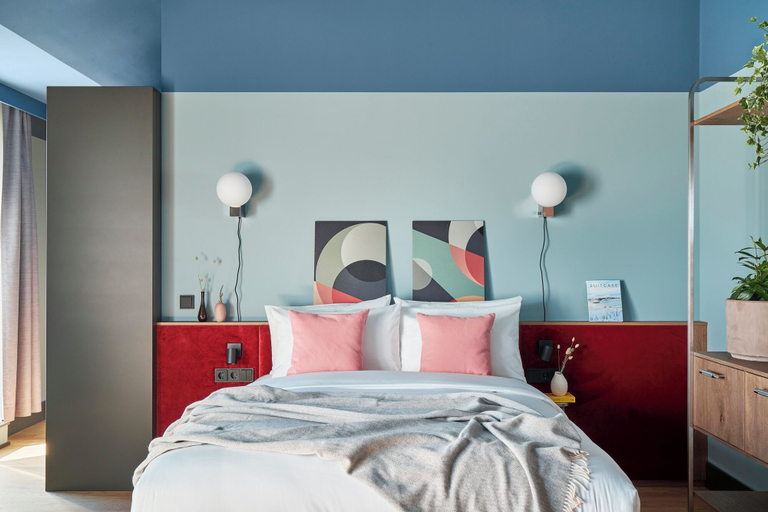 Bedroom 3, Schwan Locke, München