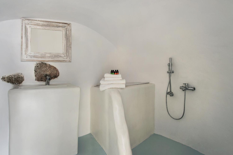 Bathroom, Artia Mansion, South Aegean