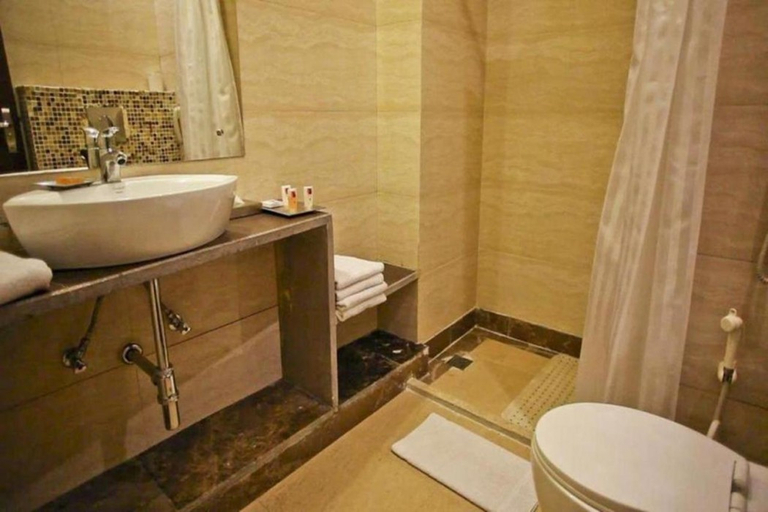 Bathroom 5, DS Clarks Inn Gurgaon, Gurgaon