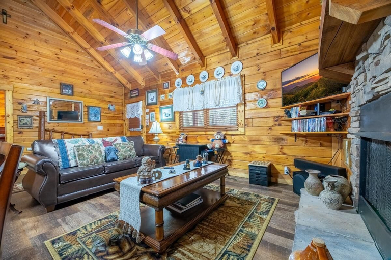Living area 2, Starwood, Sevier
