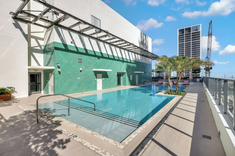 Pool 3, AEA - 11 NE 6th St Downtown Miami, Miami-Dade