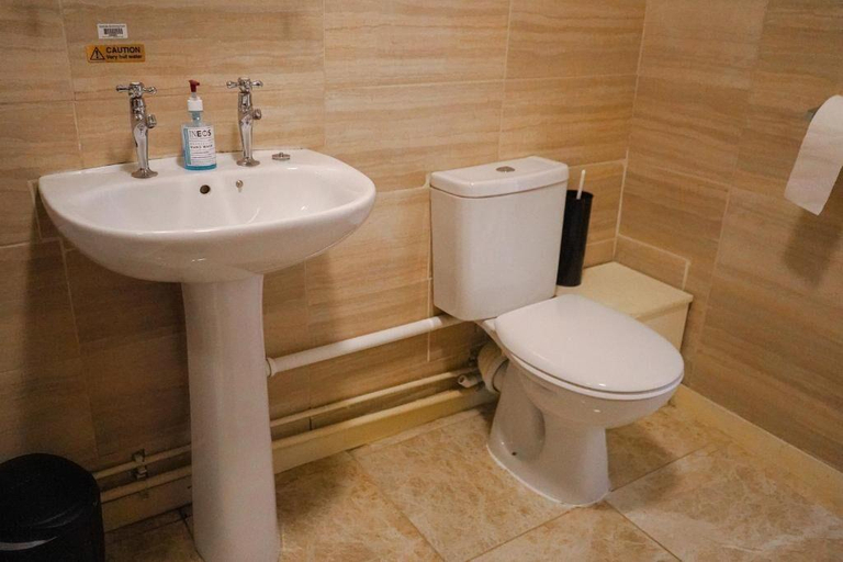 Bathroom 5, The Swan Guesthouse, Lincolnshire