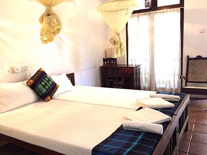 Bedroom 2, Turtles Rest and Curry Bowl, Hikkaduwa