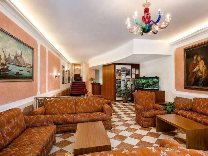 Lobby sitting area, Hotiday Venezia Cannaregio, Venezia
