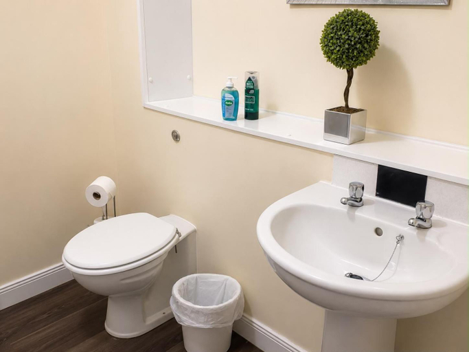 Bathroom 3, Morlich Guesthouse, Highland