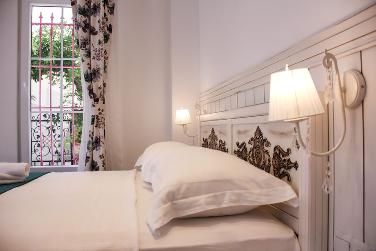 Bedroom 3, Kalinihta Otel, Bozcaada